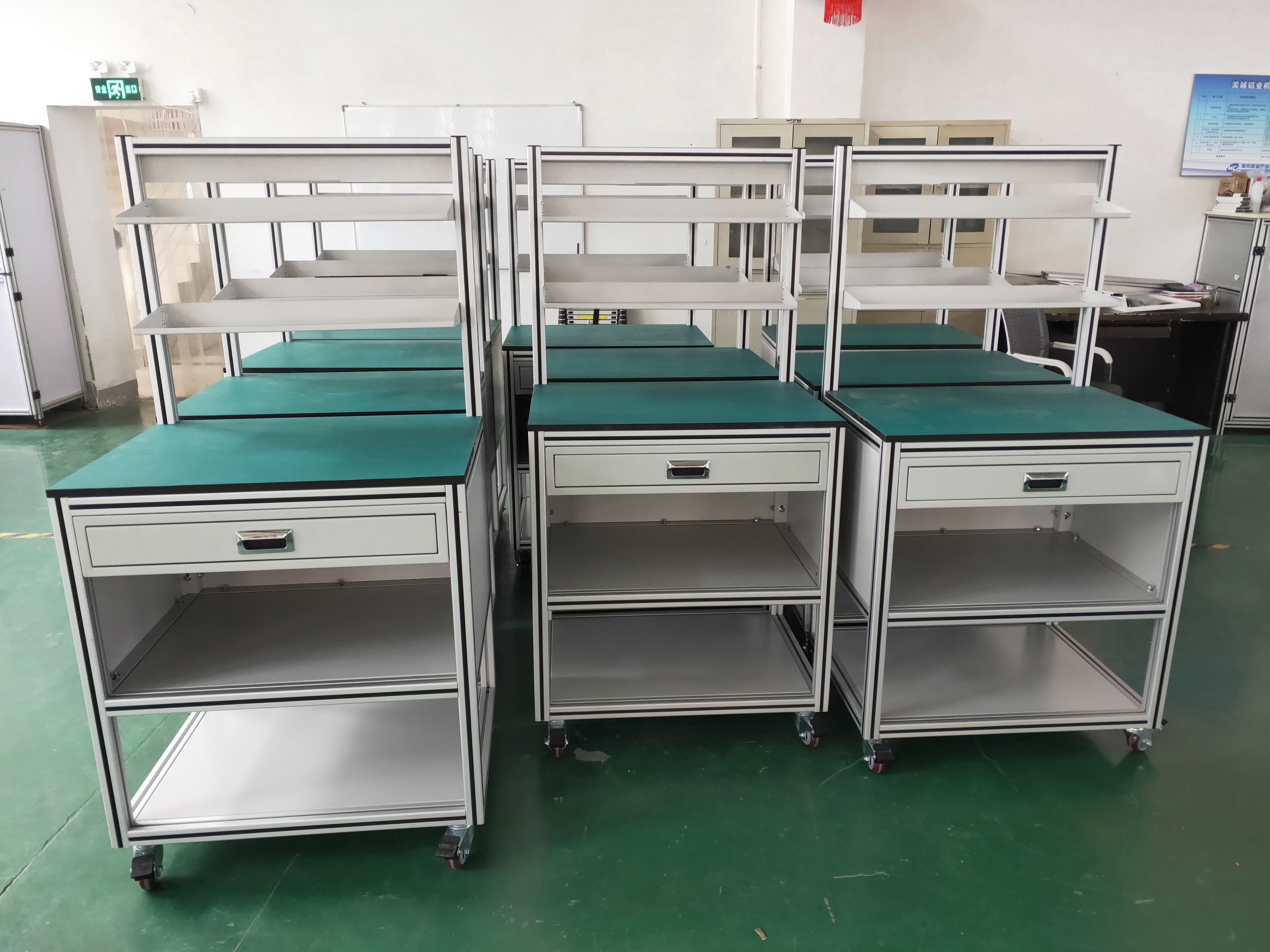 有多少廠家可以制作出防靜電操作臺？